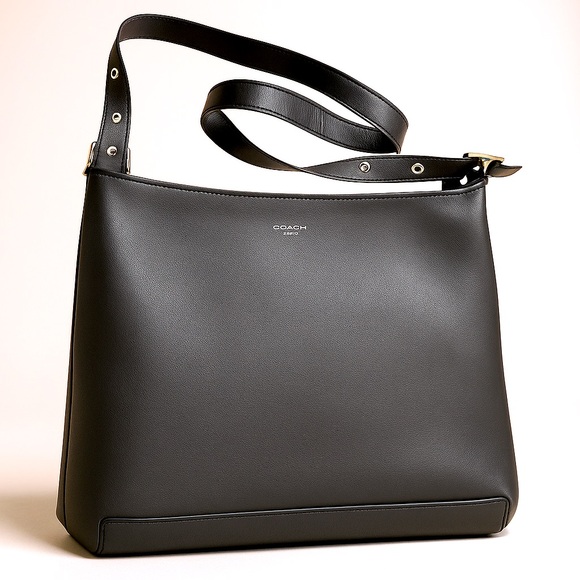 COACH Legacy Black Leather shoulder/crossbody bag - Picture 1 of 10